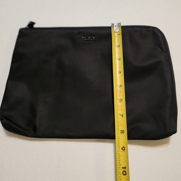 Tumi Black Accessory Bag Minimalist Design, SNAPS on Back - Picture 7 of 7